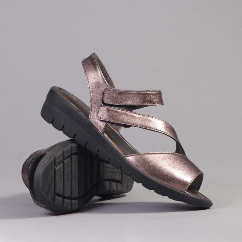 Velcro Sandal in Lead Metallic