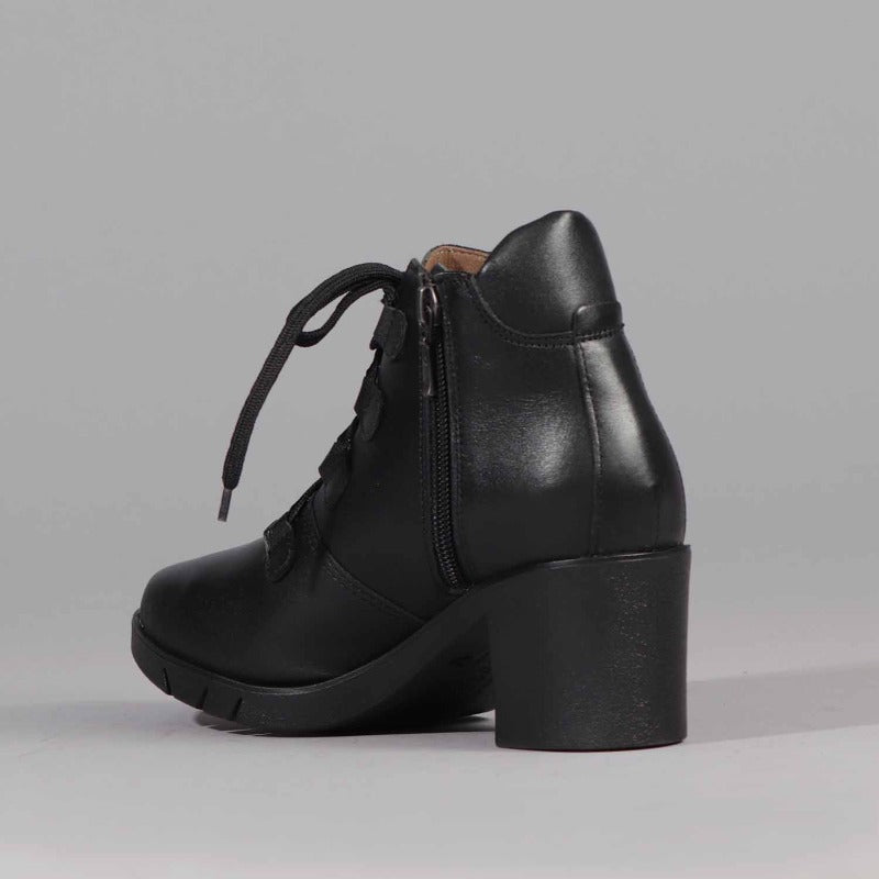 Froggie Lace-up Ankle Boot in Black