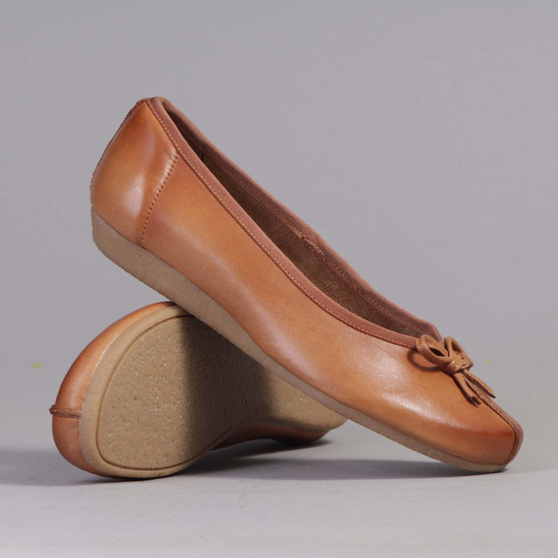 Froggie Pump with the Bow in Tan - 12564