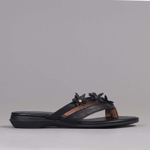 Flower thong sandal in Black - 12573 - Froggie Shoes
