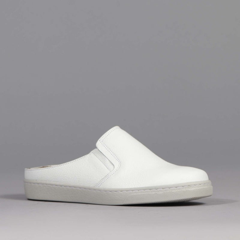 Froggie sneakers with Removable Footbed in White