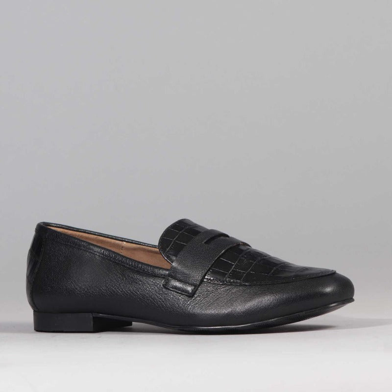 Froggie black loafer in classic with memory foam underfoot