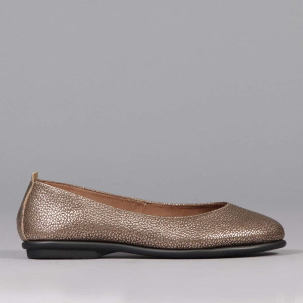 Factory Shop Shoes 4 / Lead Metallic / 12546 Flat Pump in Lead Metallic - 12546