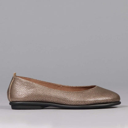 Factory Shop Shoes 4 / Lead Metallic / 12546 Flat Pump in Lead Metallic - 12546