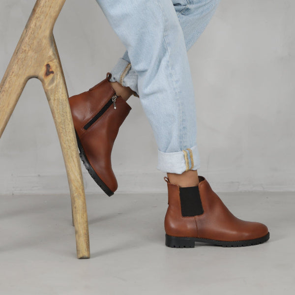 Froggie Shoes Shoes Chelsea Ankle Boot in Chestnut - 12435