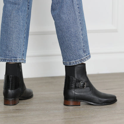 Froggie Shoes Shoes Flat Ankle Boot with Elastic in Black - 12605