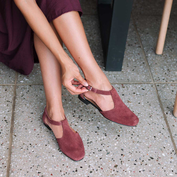 Froggie Shoes Shoes Mary Jane flat with a T-strap twist in Burgundy - 13028