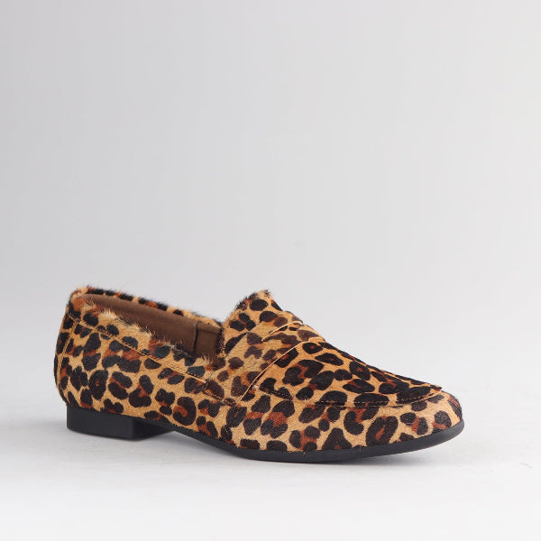 Froggie Shoes Shoes Closed Loafer Suede in Cheetah Tan - 13029