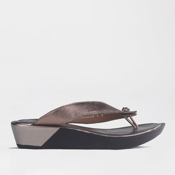 Froggie Shoes Shoes 3 / Lead Metallic / 10737 Rox Thong Sandal in Lead Metallic - 10737
