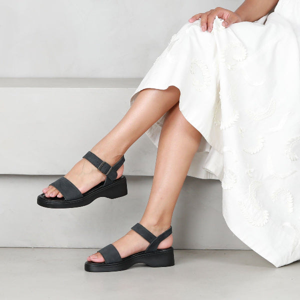 Factory Shop Shoes Chic Leather Strappy Sandals in Black - 12936