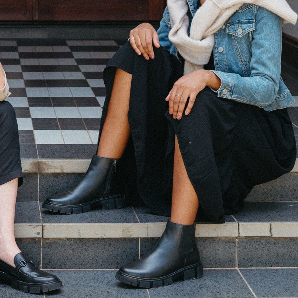 Froggie Shoes Shoes Classic Chelsea Boot with a Chunky Twist in Black - 12773