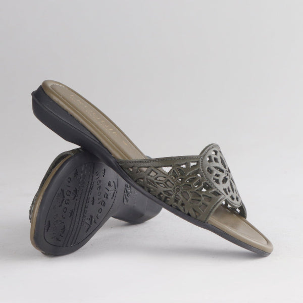 Froggie Shoes Shoes Cut Out Mule Flat Sandal in Forest - 12916