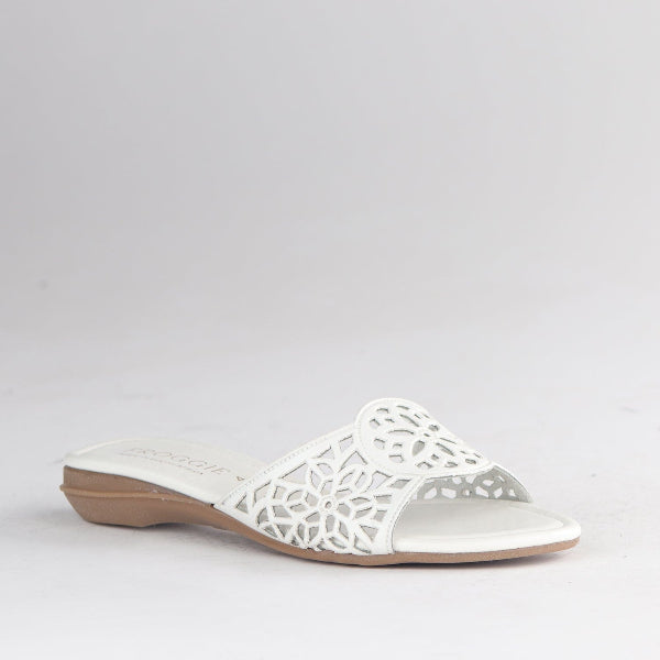 Froggie Shoes Shoes Cut Out Mule Flat Sandal in White - 12916