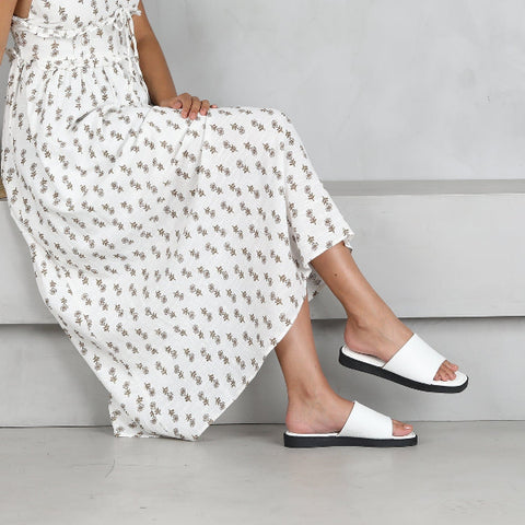 Froggie Shoes Shoes Froggie Women's Mule Flat Sandal in White - 12865