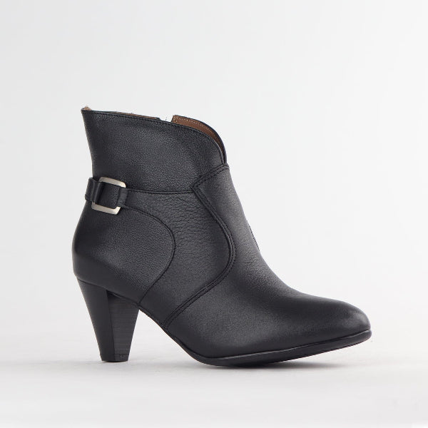 Froggie Shoes Shoes Pointed Ankle Boot in Black - 12486