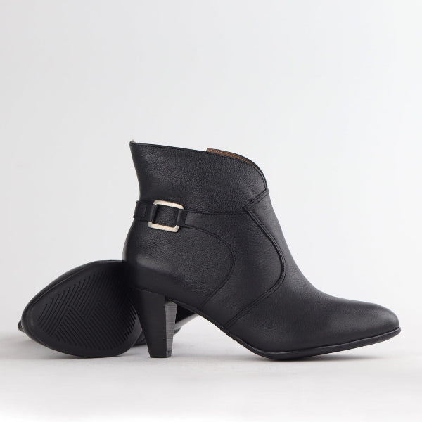 Froggie Shoes Shoes Pointed Ankle Boot in Black - 12486