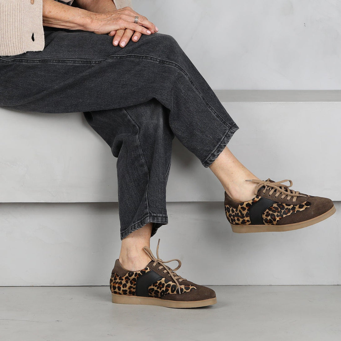 Froggie Shoes Shoes Lace -Up Sleek Retro Sneaker in Cheetah Print Multi - 12805