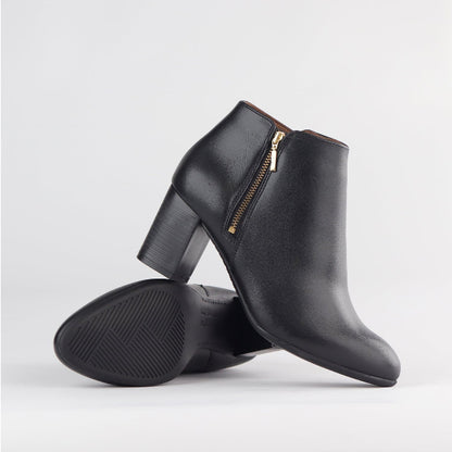 Froggie Shoes Shoes Block Heel Ankle Boot with zip in Black - 12767