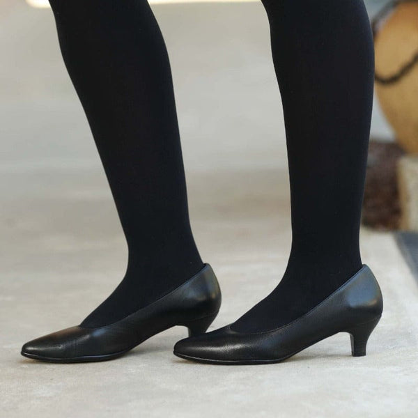 Froggie Kitten heel Court shoe in Black