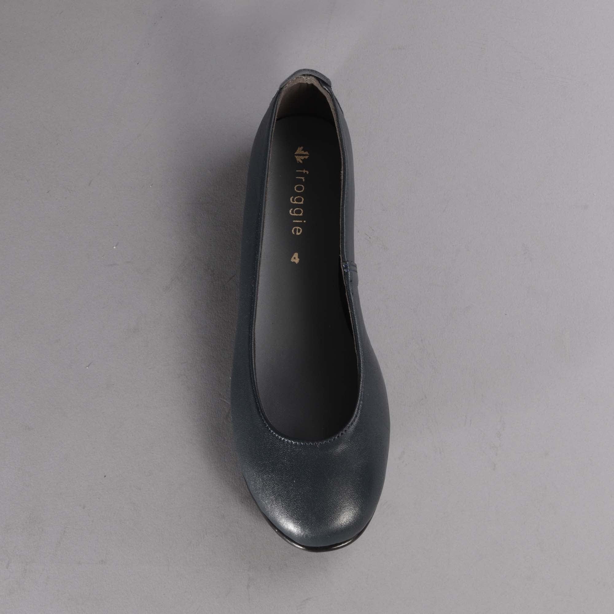 Factory Shop Shoes Flat Pump in Navy - 12546