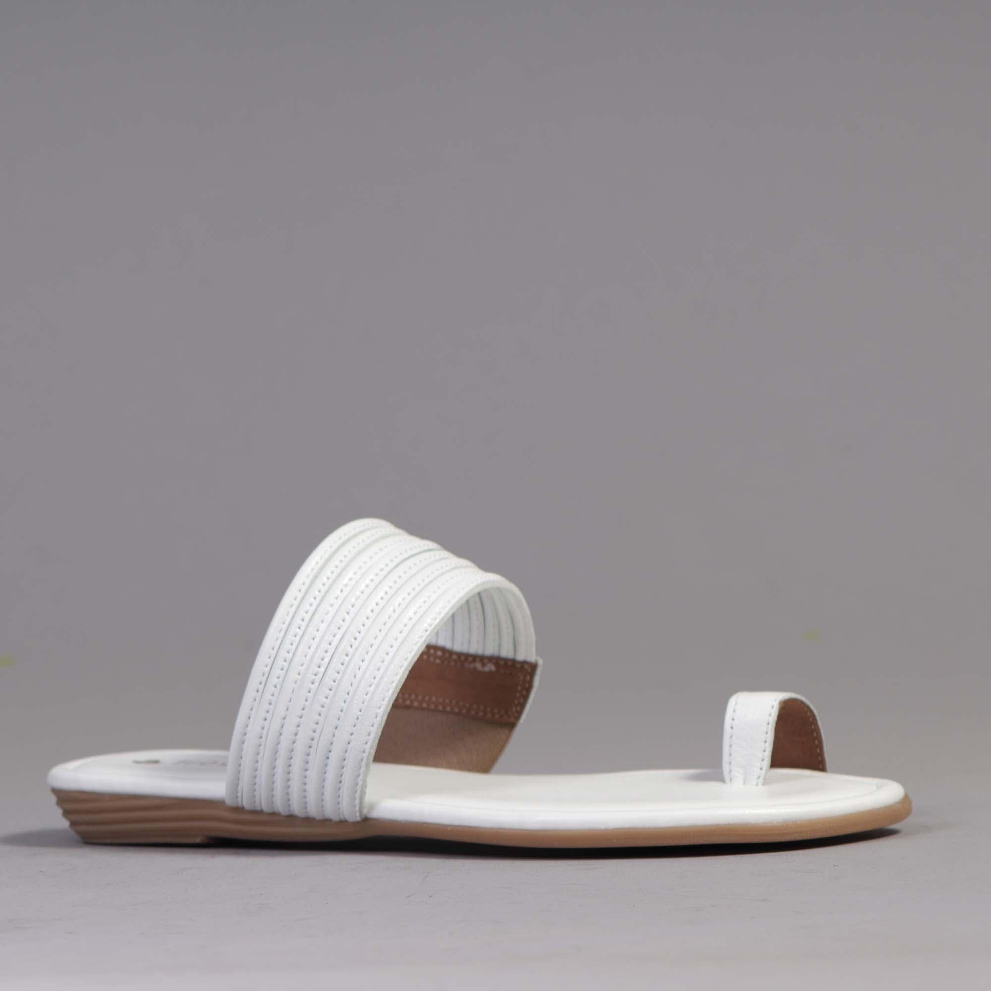 Factory Shop Shoes Flat strappy thong sandals in White - 12559