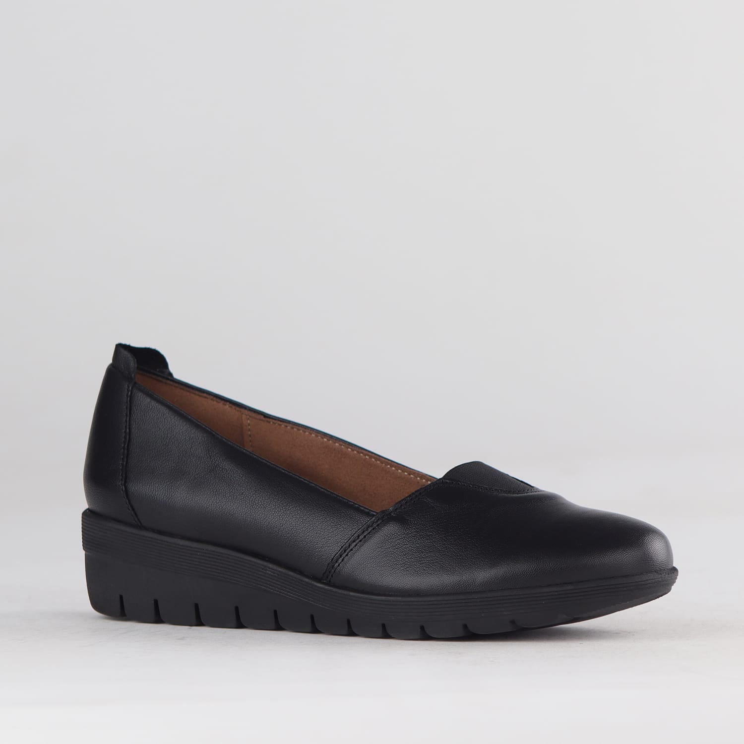 Factory Shop Shoes Froggie Women’s Classic Comfort Slip-On Black Leather - 12643