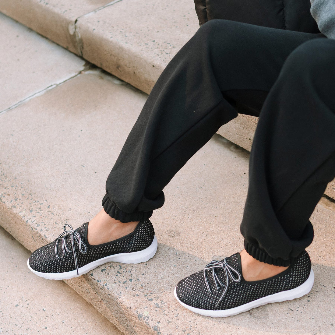 Factory Shop Shoes Froggie Women’s Featherlight Sneaker- Black Woven Fabric- 13046