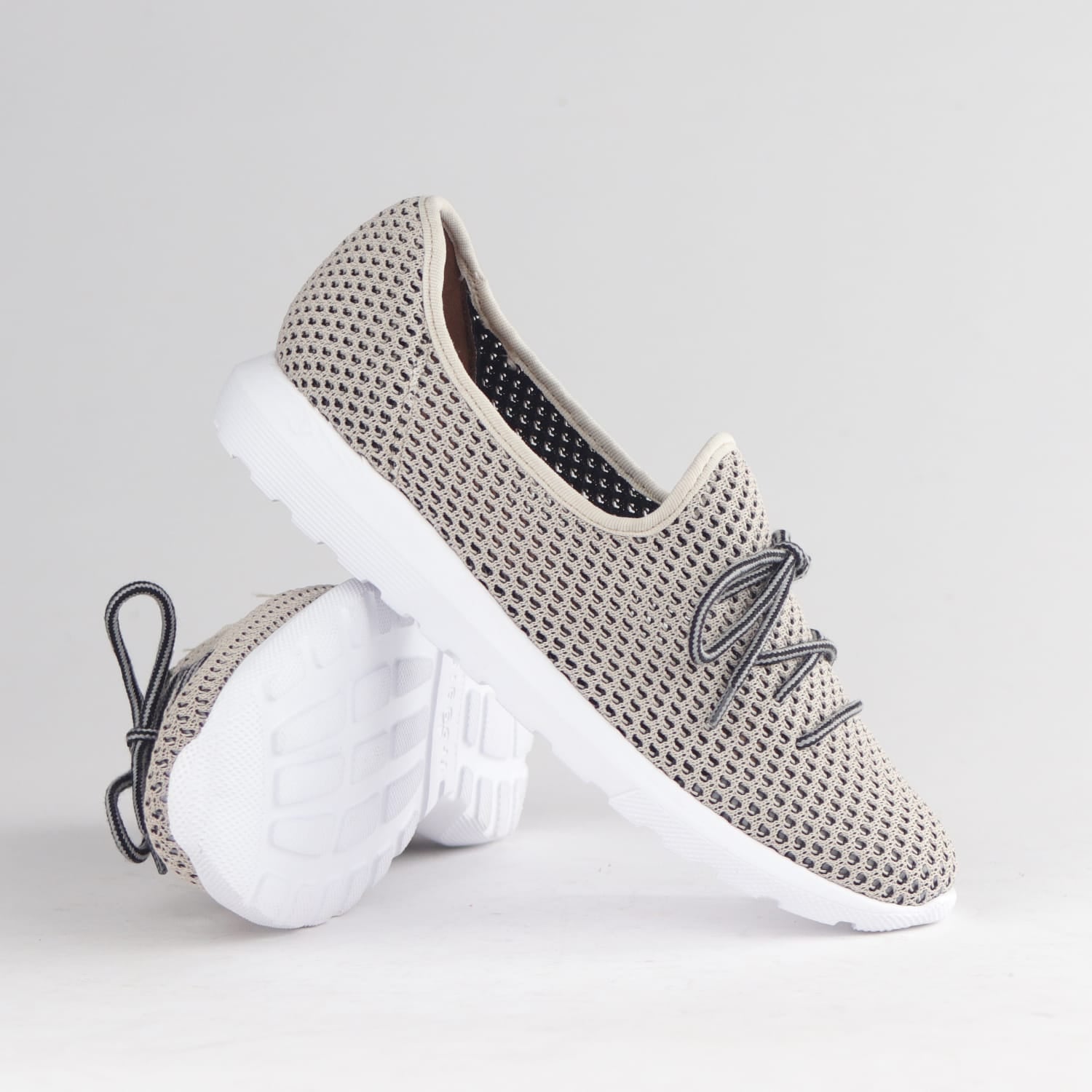 Factory Shop Shoes Froggie Women’s Featherlight Sneaker- Ice Woven Fabric- 13046