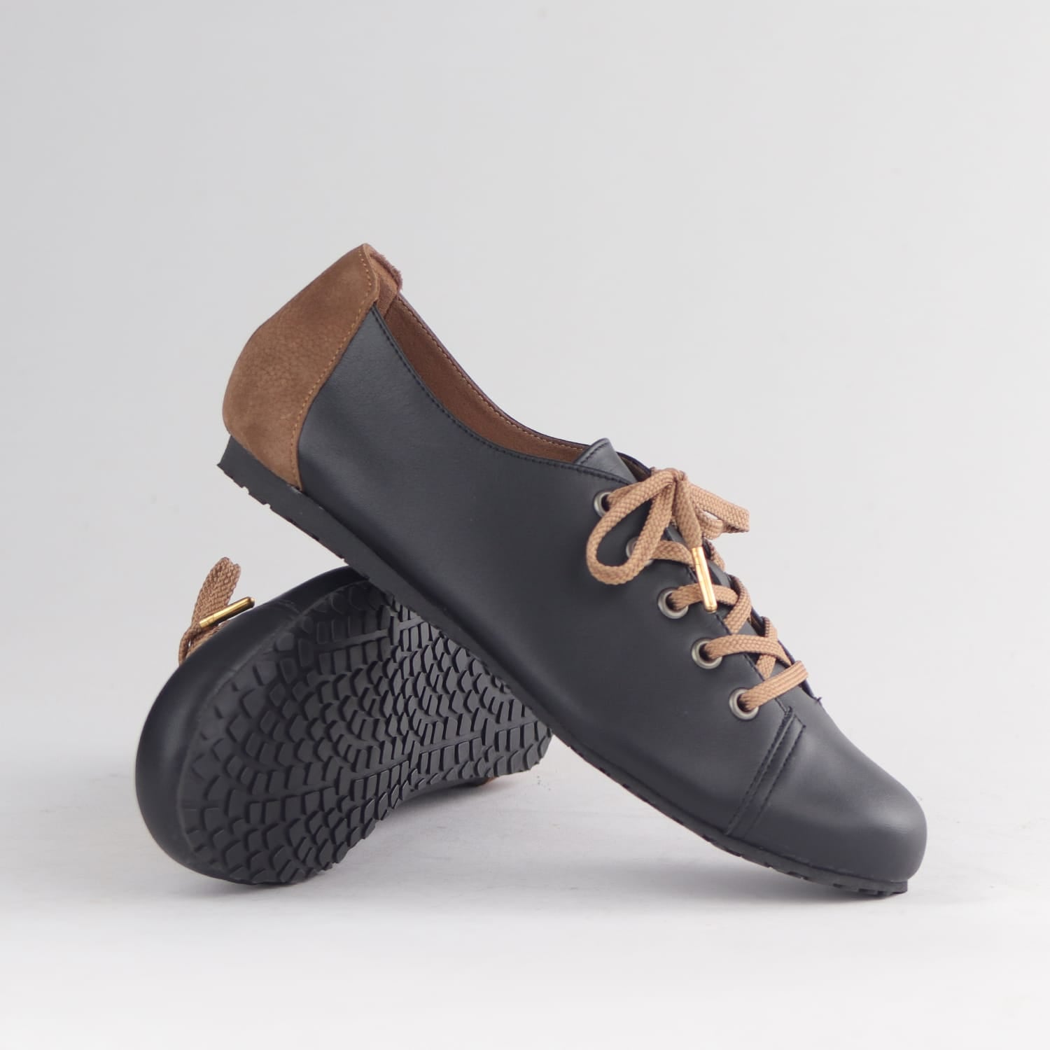 Factory Shop Shoes Froggie Women’s Sneaker- Black - 13032
