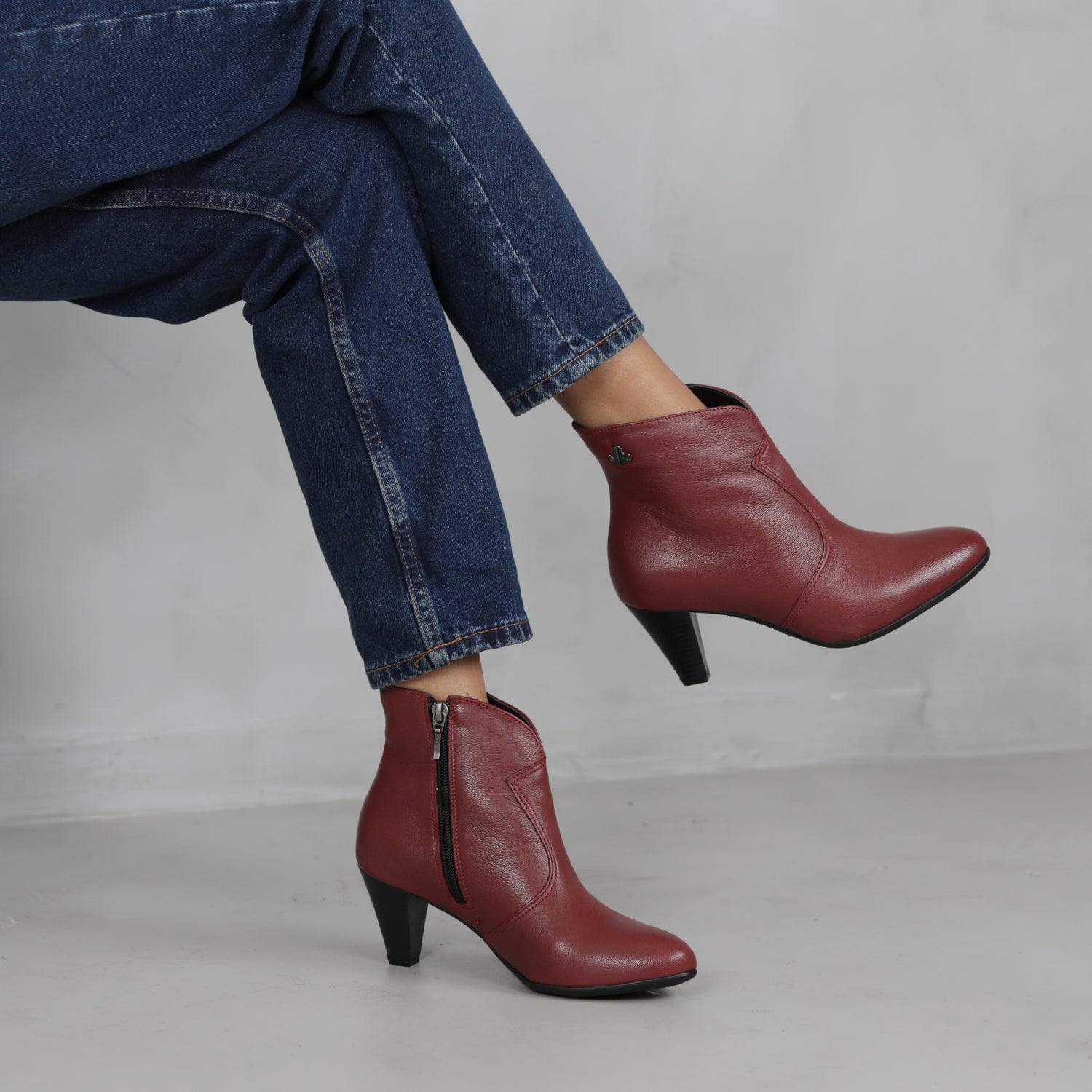 Factory Shop Shoes Pointed Ankle Boot in Red - 12528