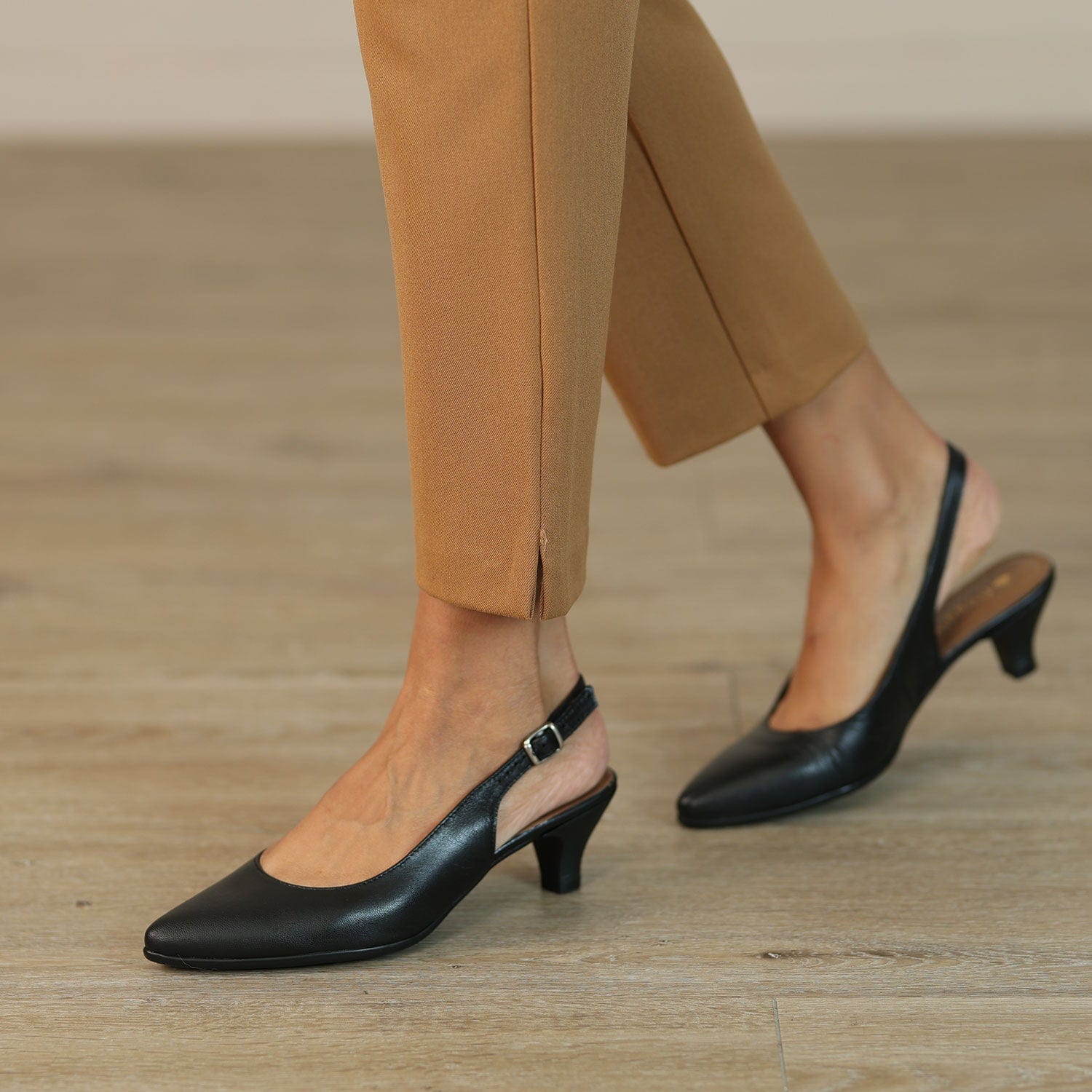 Factory Shop Shoes Slingback Kitten Heel in Black - 12576