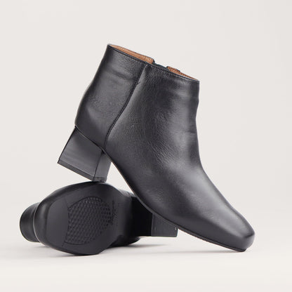 Froggie Shoes Shoes Block Heel Ankle Boot in black - 12607