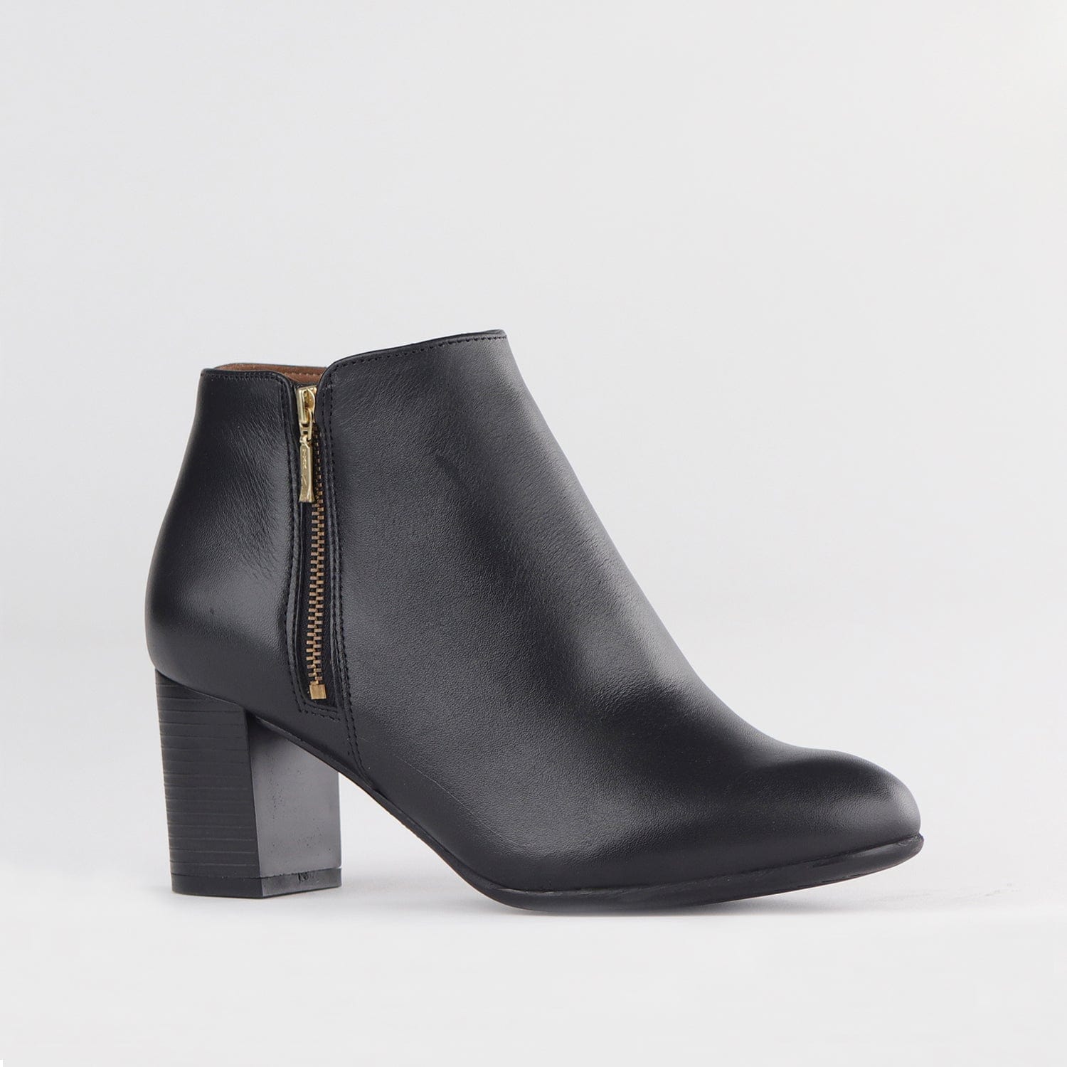 Froggie Shoes Shoes Block Heel Ankle Boot with zip in Black - 12767