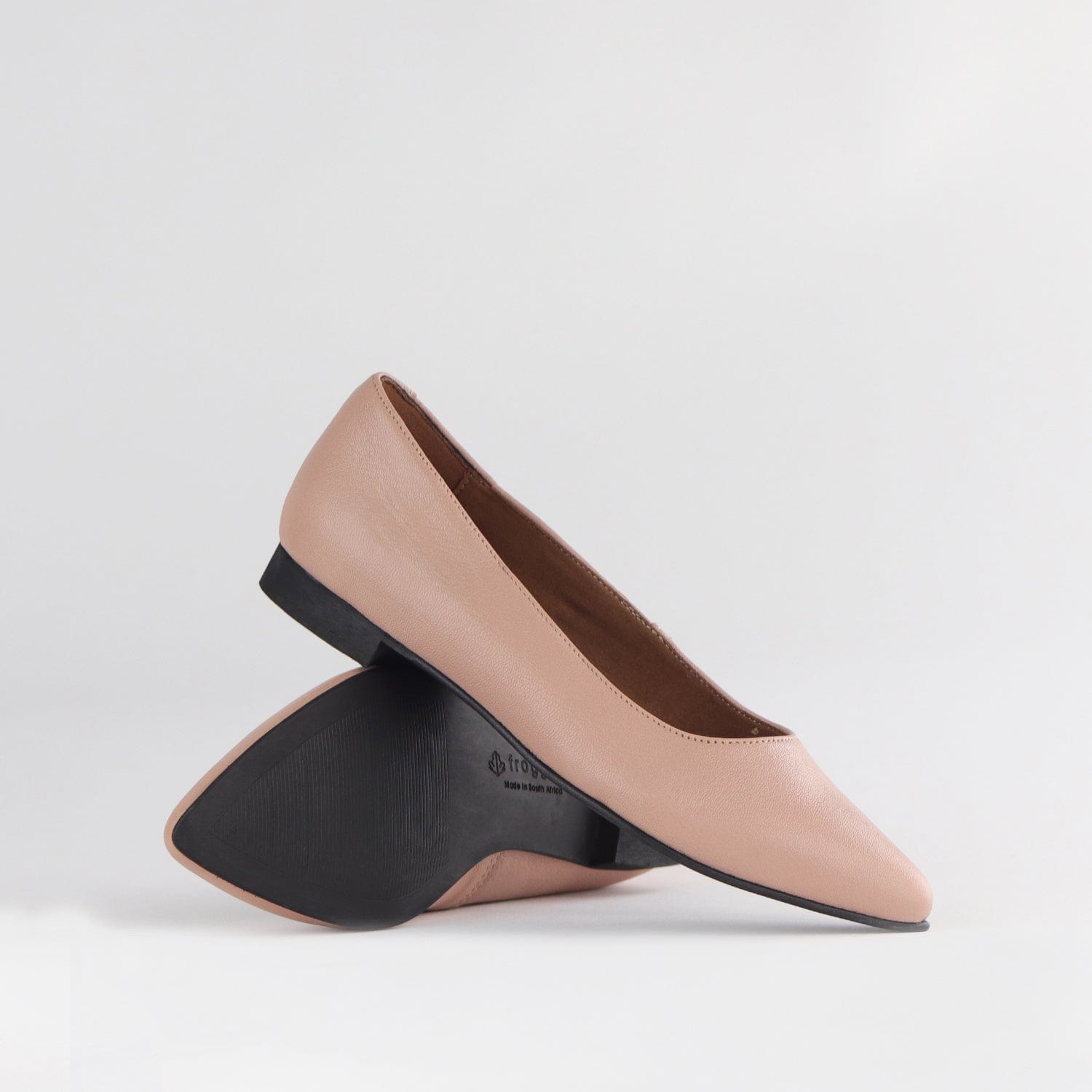 Froggie Shoes Shoes Flat Pointed Court Shoe in Nude Porcelain - 12713