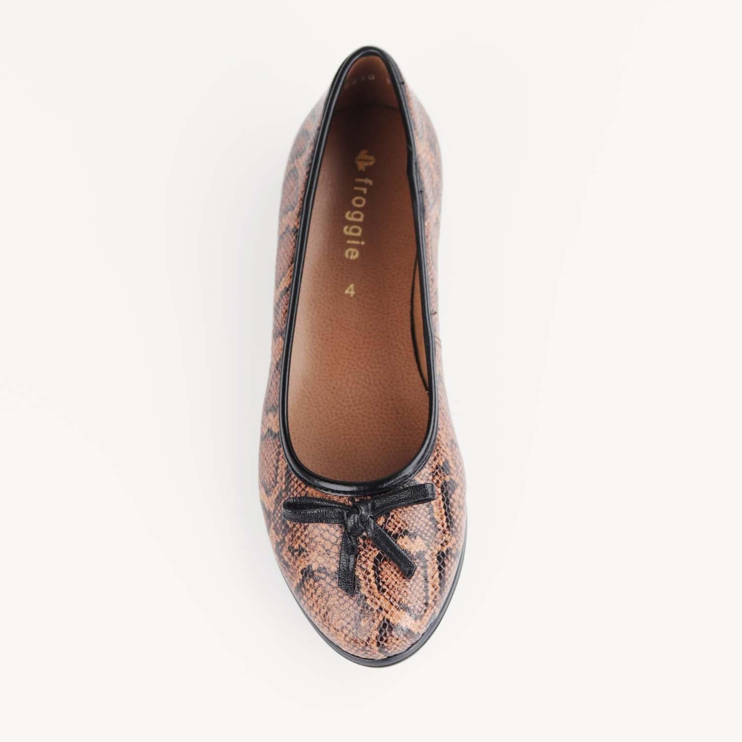 Froggie Shoes Shoes Flat Pump with Bow in Saddle - 12672