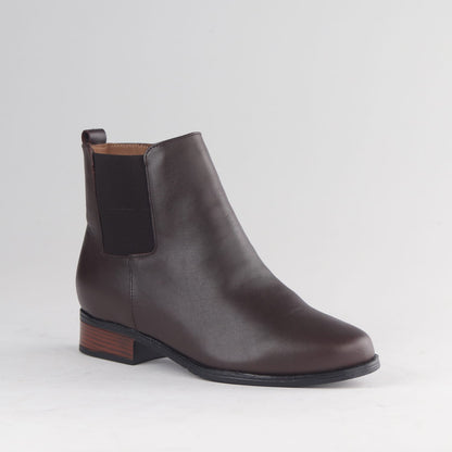Froggie Women’s Chelsea Ankle Boots 12603 in brown leather with elastic side panels, pull tabs, and durable comfort sole.