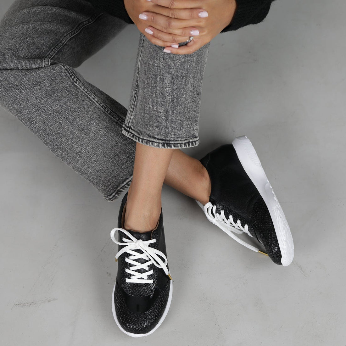 Froggie Shoes Shoes Lace-up Sneaker in Black Multi - 12594