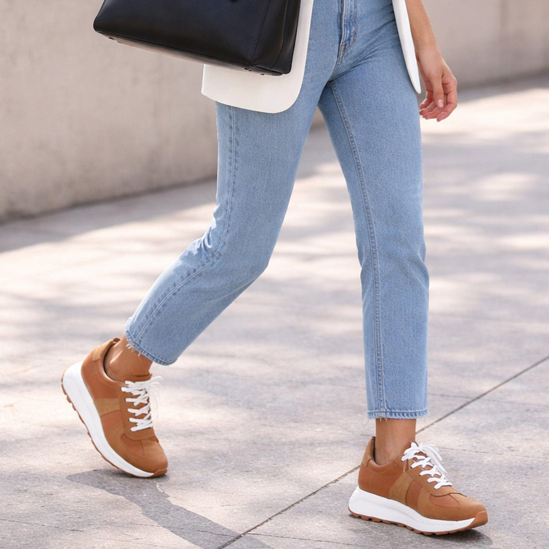 Froggie Shoes Shoes Lace-up Sneaker in Tan Multi -12688