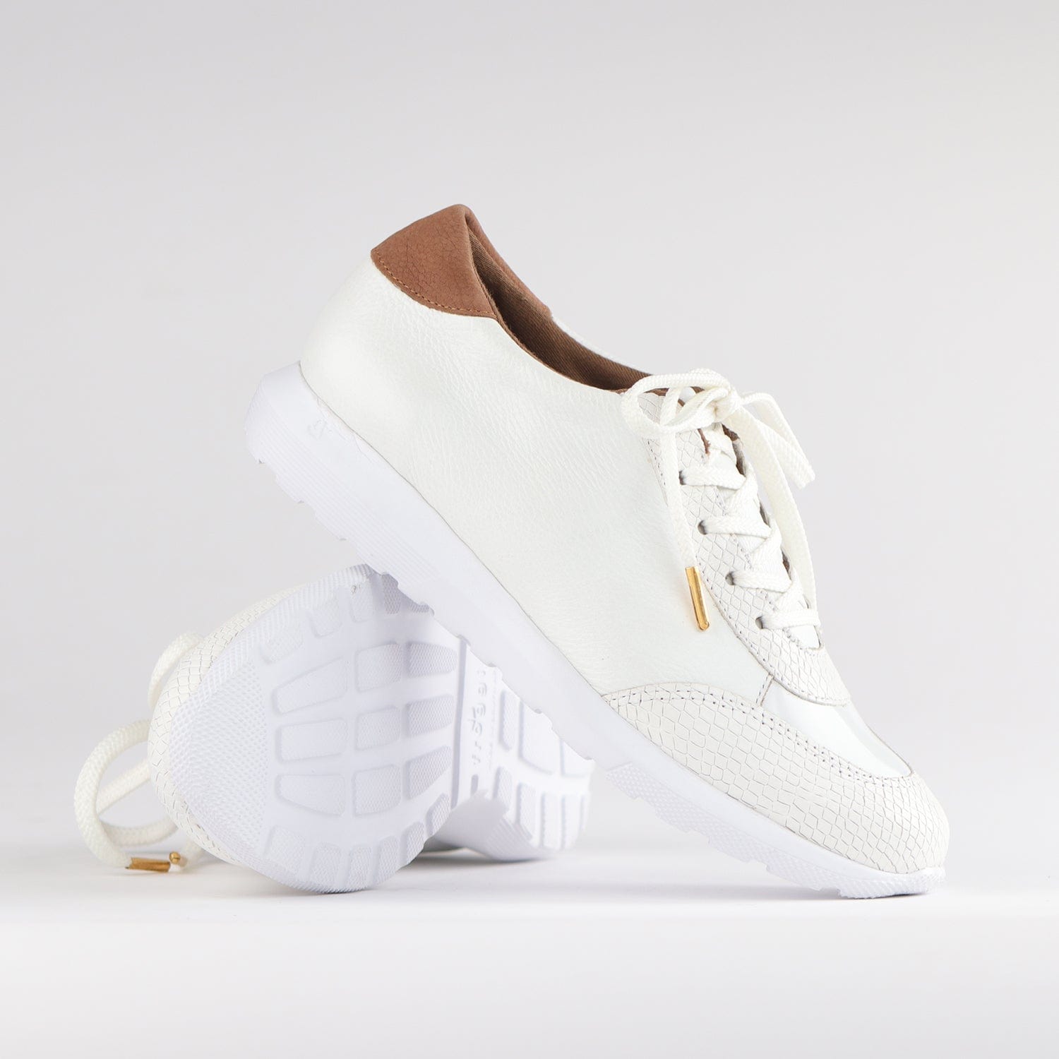 Froggie Shoes Shoes Lace-up Sneaker in White - 12594