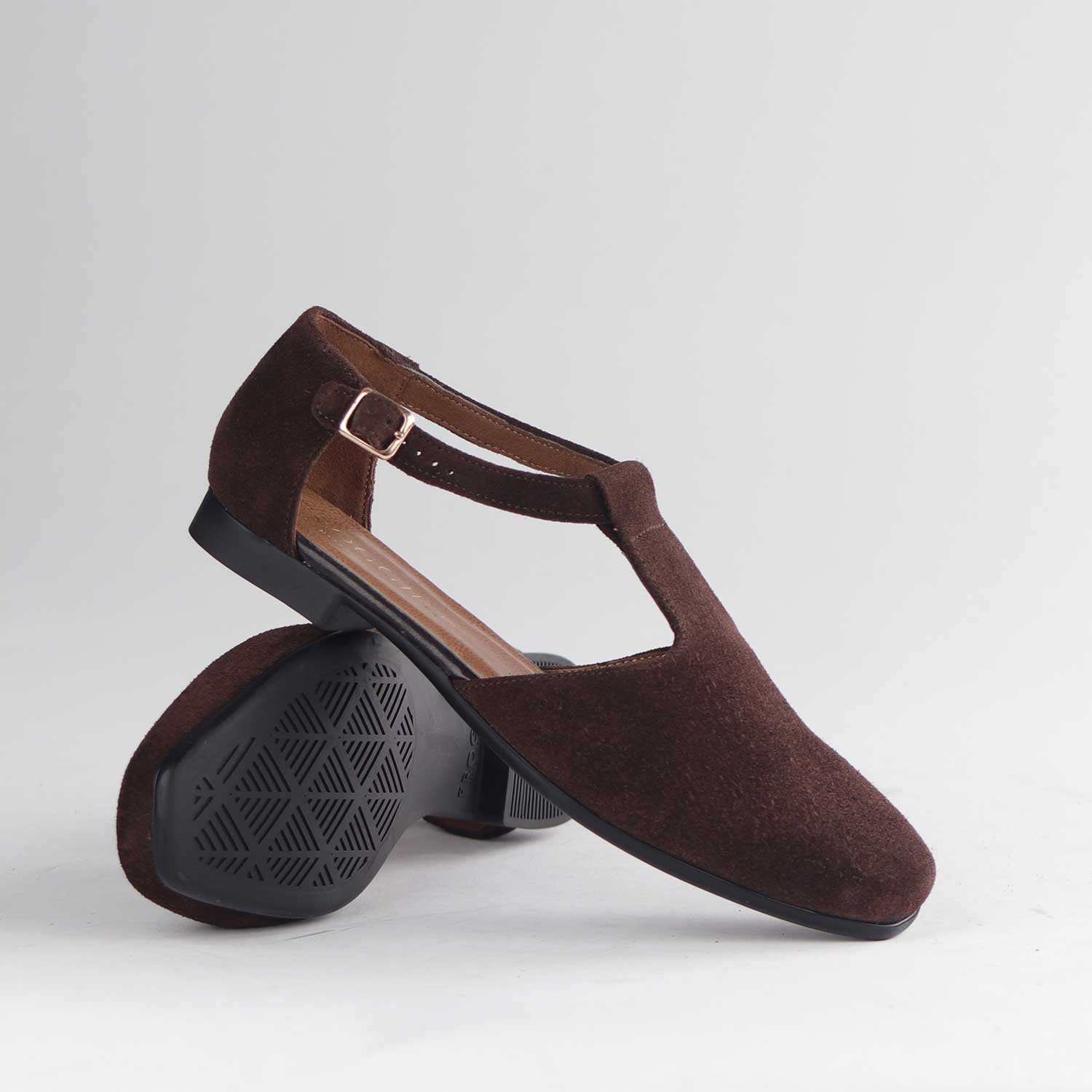 Froggie Shoes Shoes Mary Jane flat with a T-strap twist in Brown - 13028