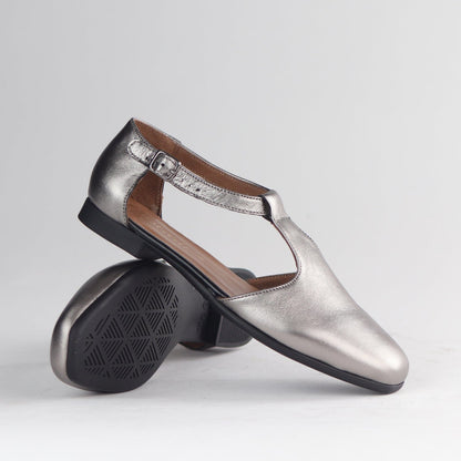 Froggie Shoes Shoes Mary Jane flat with a T-strap twist in Pewter - 13028