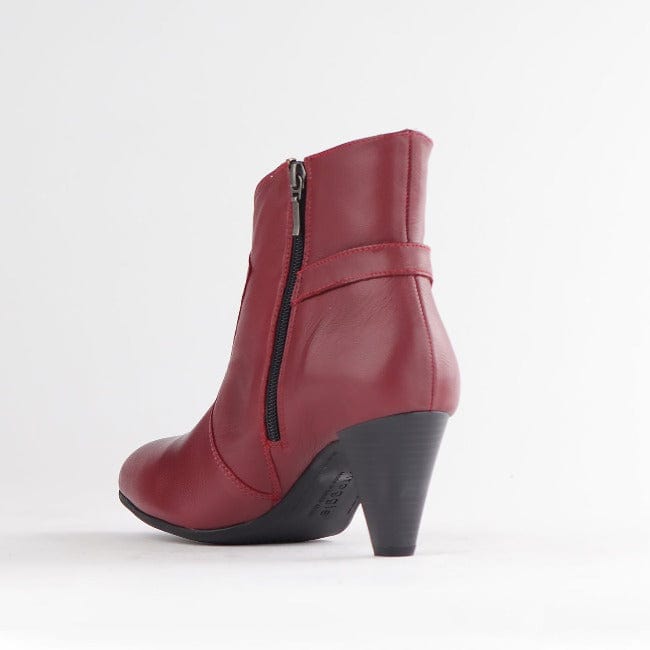 Froggie Shoes Shoes Pointed Ankle Boot in Red - 12486