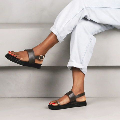 Froggie Shoes Shoes Toe Jewel Flat sandal in Brown - 13006