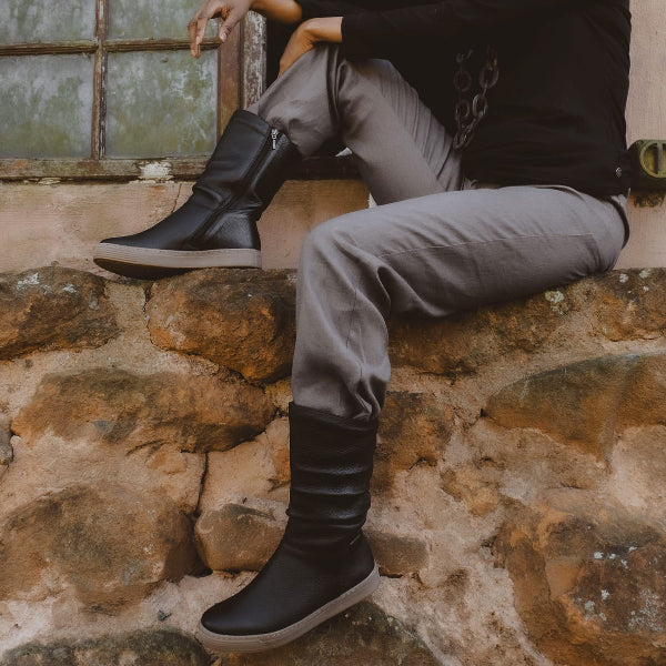 Froggie Women’s Mid-Calf Ruched Boot 12986 in black leather featuring soft gathered shaft, side zip closure, and comfortable low heel design.
