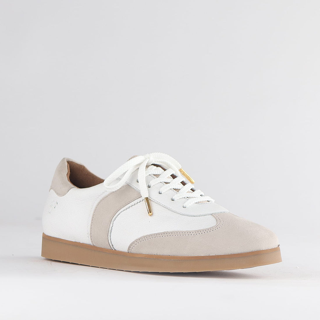 Froggie Women’s Retro Lace-Up Sneaker 12805 in ice multi with leather panels, cushioned sole, and vintage-inspired casual design.