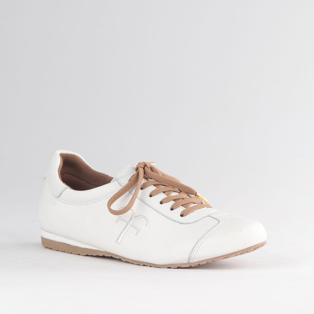 Froggie Women’s Slimline Sneaker 13079 in white leather with lace-up closure, cushioned sole, and minimalist casual design