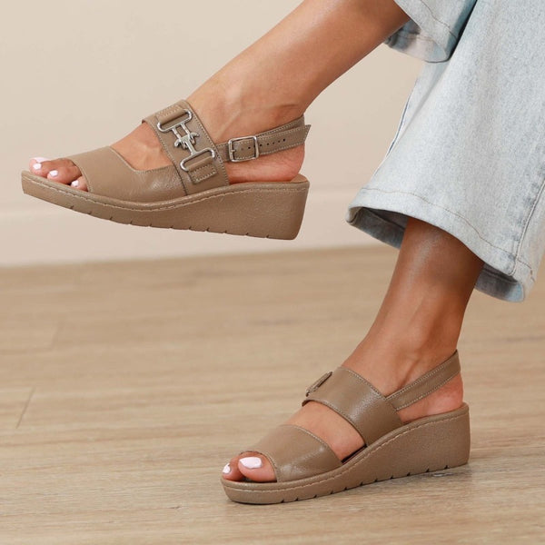 Froggie Slingback Sandal with Removable Footbed in Stone