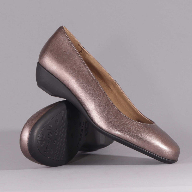 Wider Fit Court Shoe in Lead