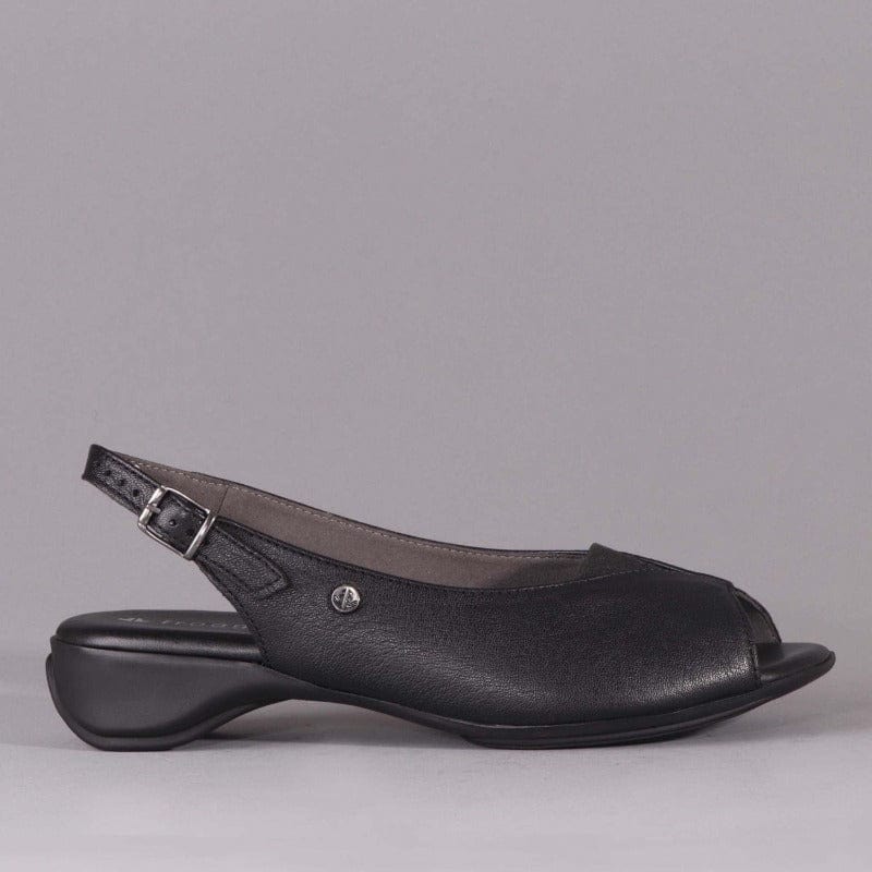 Froggie Slingback Sandal in Black