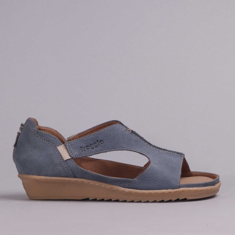 T-bar Sandal with Removable Footbed in Manager